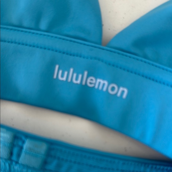 lululemon athletica Blue sports bra - worn only 3 x - Picture 3 of 3